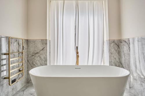 Incredible Le Marais apartment with Terrace - image 2
