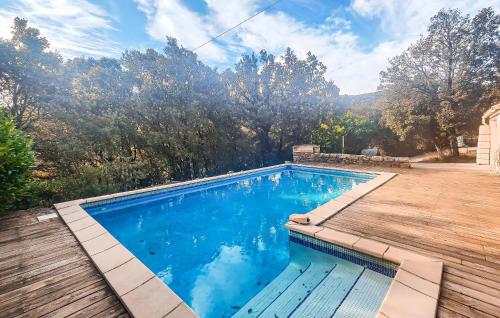 Peldbaseins, Pause Nature Avec Piscine in Berlou