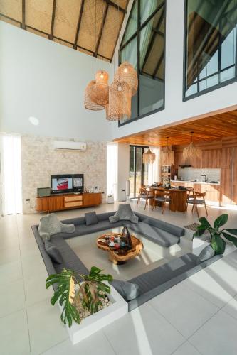 Exterior view, Pai Prestige - Luxury Pool Villas in Central Pai in Pai