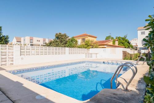 Casa con Barbacoa Piscina y Parking Privado