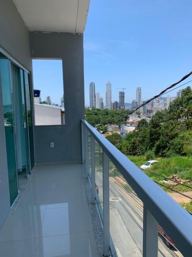Apto completo para casal 5min da praia de BC – khách sạn tại Aririba