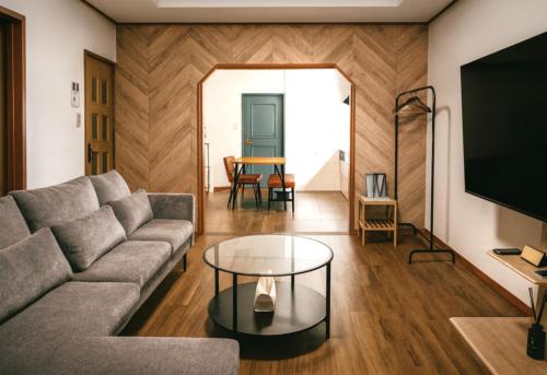 富山駅徒歩15分 環水公園徒歩8分 旅行拠点に最適 和モダン空間でゆったり滞在