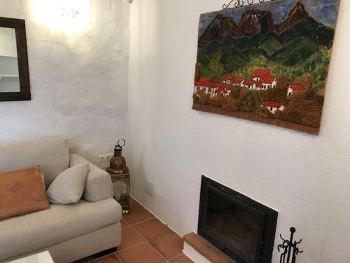 Beautiful and cozy cottage near Antequera in 莫利納