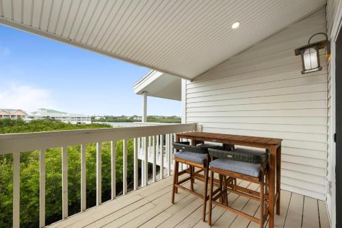 BRAND NEW, Water Views, 2 BD Condo in Clearwater Beach, USA