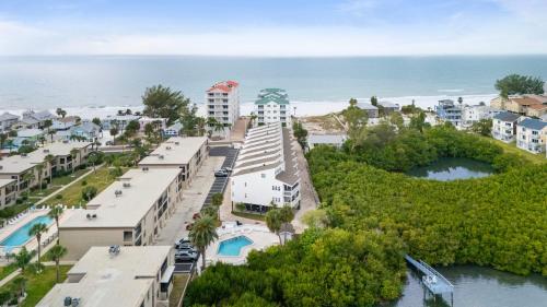 BRAND NEW, Water Views, 2 BD Condo in Clearwater Beach, USA