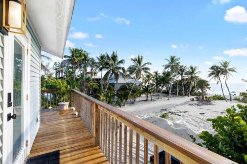 Charming Beachfront Cottage with Dock Slip and Kayaks on Little Gasparilla Island | Placida, FL in Placida