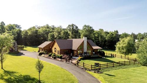 Luxurious Log Cabin with Game Room & Fireplace near Princeton in New Hope, Pennsylvania in Stockton (NJ)