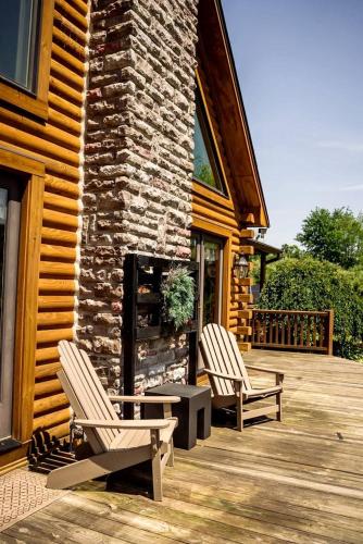 Luxurious Log Cabin with Game Room & Fireplace near Princeton in New Hope, Pennsylvania in Stockton (NJ)