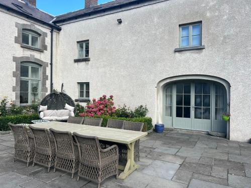 Strandhill stables with wood-fired sauna in Strandhill