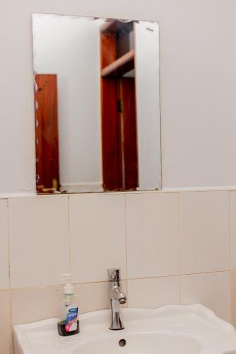 Paradise Pathways Family Home Lweza - image 3