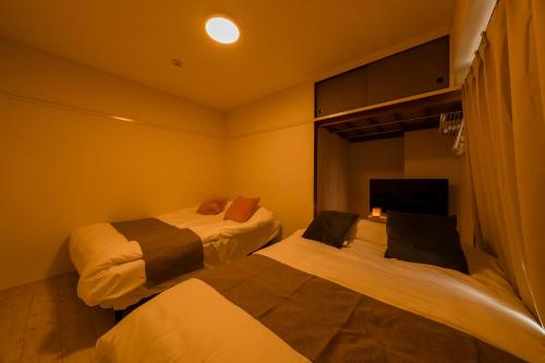 Shinjuku,5min Walk to Higashi-Shinjuku sta & Shinjuku Sta,King Bed,ree Wi-Fi