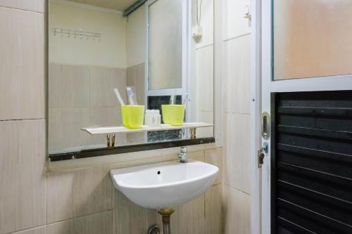 Sans Hotel Havila Bengkulu Room Type - Twin Room