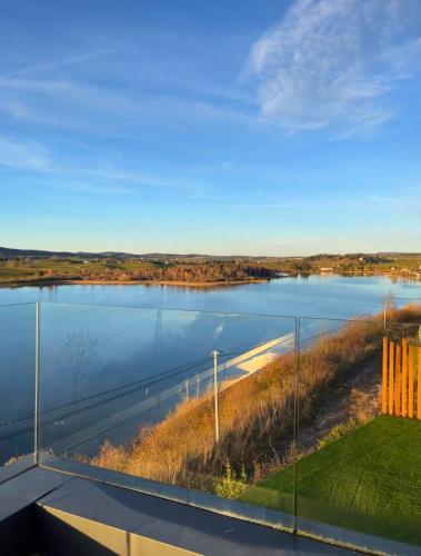 Le Nordic 2 pers - vue imprenable sur un lac dans le Haut-Jura in Grande Riviere