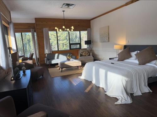 Nomi Resort in Highland Grove (ON)