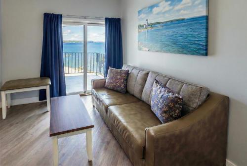 Pointes North Beachfront Resort Hotel - main image