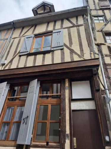 Appartement cosy hypercentre Joigny 2 - 3 pers Cosy 5 in 茹瓦尼