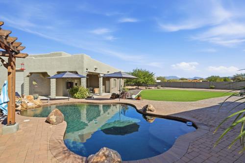 Alanamari Desert Estate, Pool, Spa, Casita-2 homes in one! in Tramonto