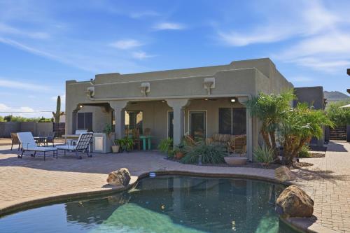 Alanamari Desert Estate, Pool, Spa, Casita-2 homes in one! in Tramonto