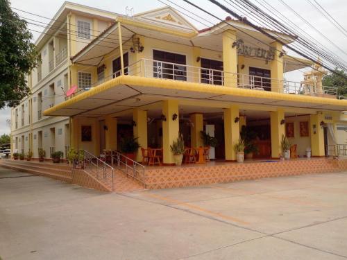 โรงแรมพิมายบุรี Phimaiburi Apartment in Phimai