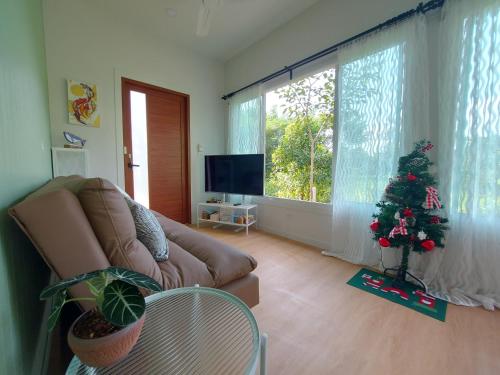 Facilities, Cozy Tiny House Nature Retreat with Mountain Views in Ban Nai Sa