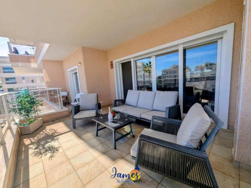 Tropical 3BR Oasis with Pool EB17 - image 3