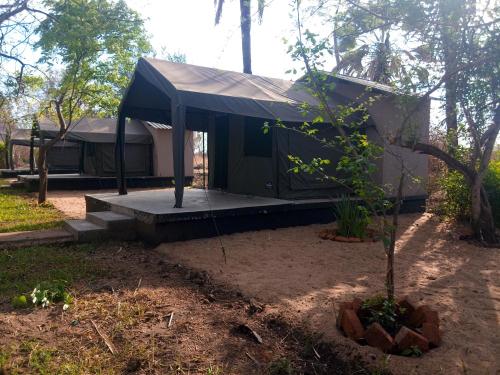Royal South Luangwa Safaris Lodge in Kakumbi