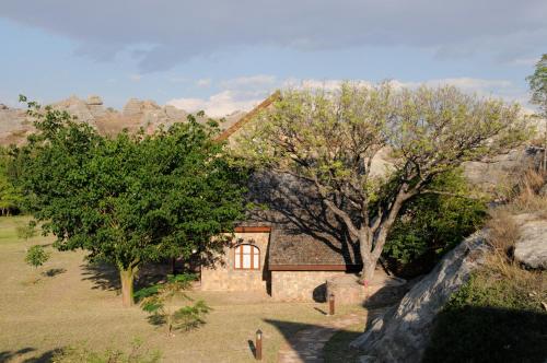 A Hotel Com Le Jardin Du Roy Hotel Ranohira Madagascar Price Reviews Booking Contact