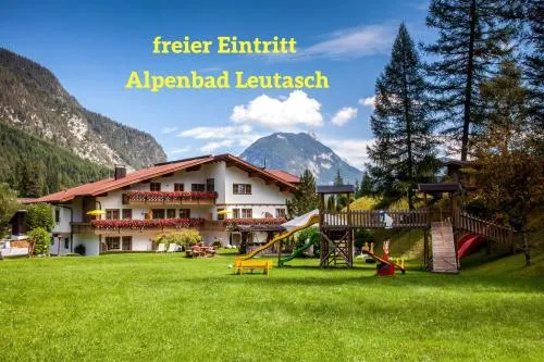Ferienhaus Kirchplatzl in Leutasch, Österreich