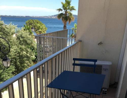 Appartement à 10 m de la plage avec vue sur l'étang - Location saisonnière - Mèze