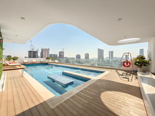 VayK - Modern & Elegant 1BD in JVC - image 3
