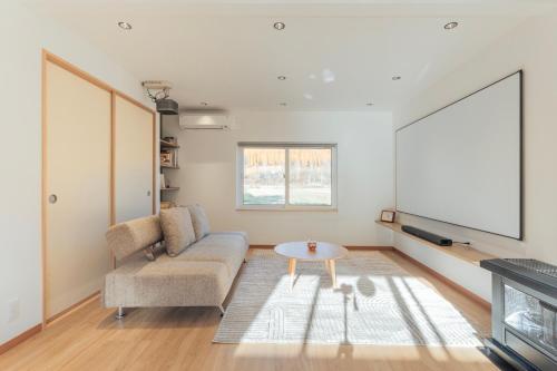 Ubaku Villa 美瑛一棟貸し別荘 Private Nature Retreat in Biei Hokkaido