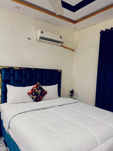 Hayat Lodges & Hotel - image 3