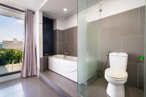 room detail thumbnail 2
