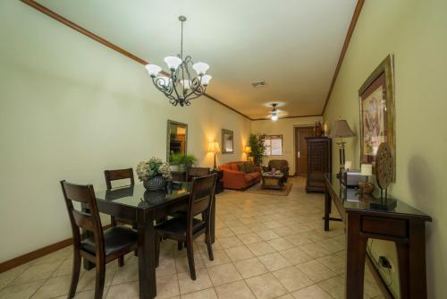 Veranda 4F - 2 bdr -2 bath in Herradura