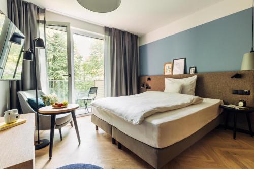room detail thumbnail 1