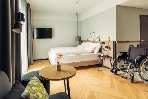 1 king bed, 1 sofa bed