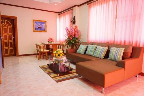 โรงแรมพิมายบุรี Phimaiburi Apartment in Phimai