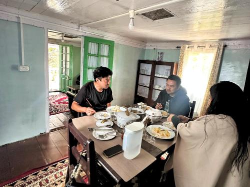 Food and beverages, Mim Tea Estate Residency A 1920 Heritage Darjeeling Tea Garden Home in Ghoom Pahar Forest