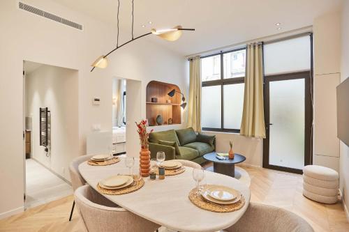 Superb AC Apartment Center of Paris - image 4