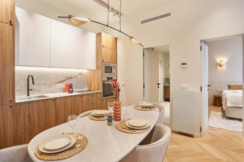 Superb AC Apartment Center of Paris - image 14