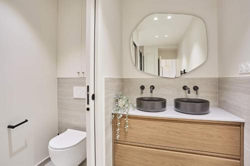 Superb AC Apartment Center of Paris - image 8