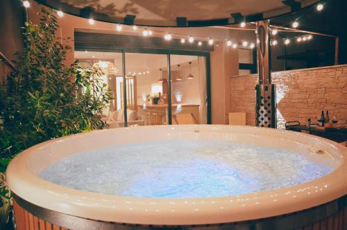 Hermès - Loft avec jacuzzi & terrasse - Location saisonnière - Nyons