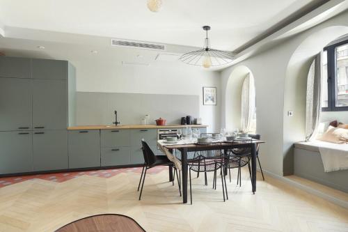 Sublime apartment Saint Germain des Prés - image 8