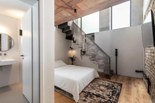 Factory Loft Duplex -40sqm- near Antonplatz, Berlín
