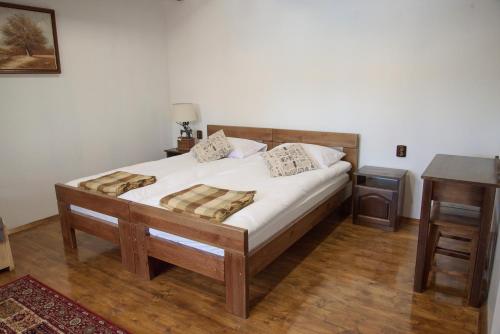 2 twin beds