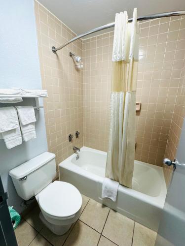 Newnan Nook - image 8
