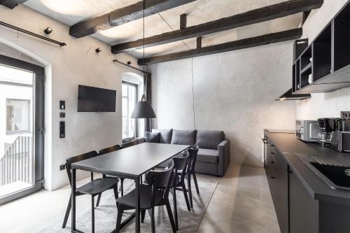 Concrete Loft Duplex -40sqm- near Antonplatz, Berlin (photo 6)