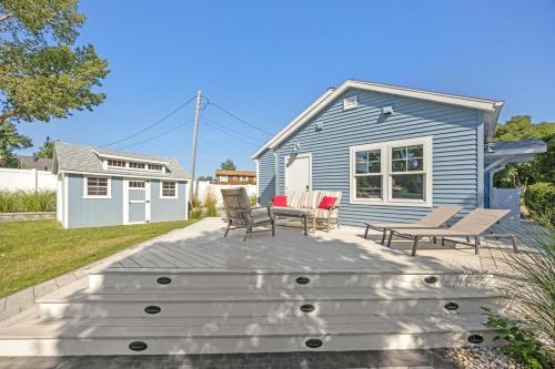 House Haven steps from North Beach walk to town - image 13