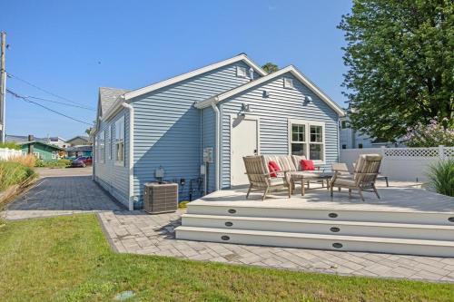 House Haven steps from North Beach walk to town - image 9