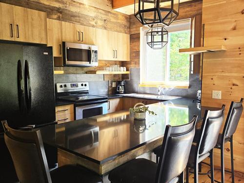 Chalet de luxe 12 pers, Vue, nature & hamacs in Bryson (QC)